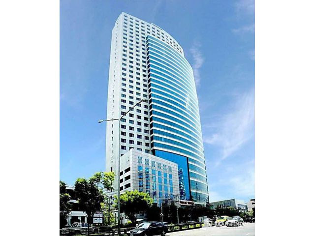 ให้เช่าสำนักงาน อาคารฟอรั่มทาวเวอร์ ชั้น 36 | 572 ตร.ม. ทั้งชั้นมีเพียง 1 Office ทำเลดี ใกล้ MRT ห้วยขวาง 500 ม.
