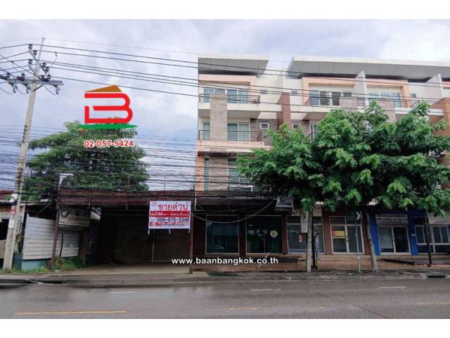 อาคารพาณิชย์ 4 ชั้น (หลังริม) เนื้อที่ 60 ตร.ว. ซอยราษฎร์พัฒนา 13 ถนนราษฏร์พัฒนา แขวงราษฎร์พัฒนา เขตสะพานสูง