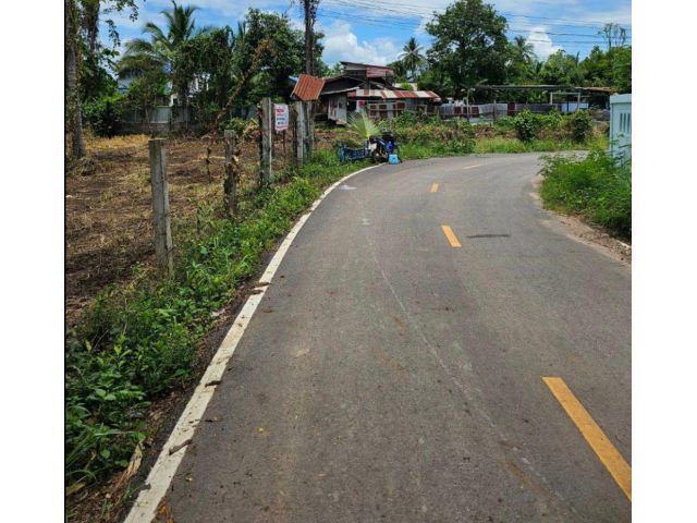 ขานด่วน ที่ดินเปล่าเนื้อที่ 1ไร่ 1งาน 55ตรว. (555ตรว) ทำเลดีมาก