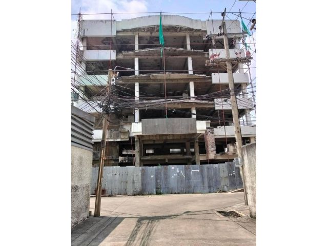 ขายที่ดินพร้อมตึก 6 ชั้น (ขายตามสภาพ) 104 ตร.ว. ซอยทองหล่อ 25 ใกล้ รพ.คามิลเลียน