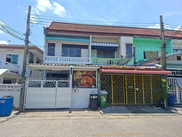 ขายทาวน์เฮ้าส์ 2 ชั้น 20 วา 3 ห้องนอน 2 ห้องน้ำ หมู่บ้านแสนสุข ซอย 6 ซอยอุดมสุข 26 แยก 25 เขตบางนา กทม.