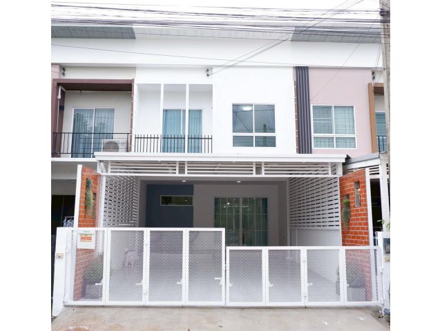 หลุดจอง! บ้านทำเลทอง คลอง 1 "ไม่เข้าคลอง" ใกล้ฟิวเจอร์ฯ เพียง 5 นาที
