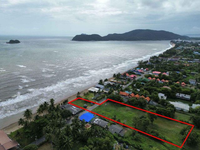 ขายที่ดินติดทะเล จันทบุรี 3 ไร่ 2 งาน ติดหาด