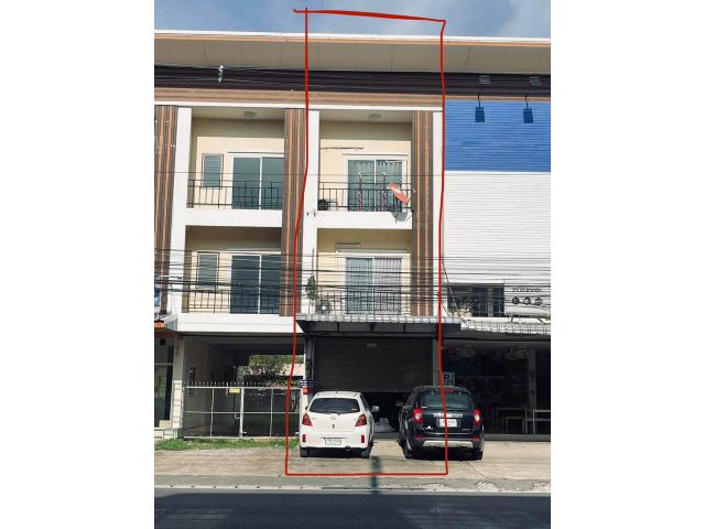 B003 - 3-story building for sale (located on San Sai Noi Road), San Sai Noi Subdistrict, San Sai District, Chiang Mai Province.