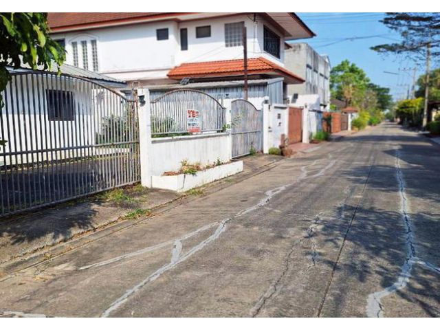 ขายบ้านเดี่ยว หมู่บ้านปาริชาติ คลอง 4 ถนนเลียบคลองสี่ อำเภอคลองหลวง ปทุมธานี