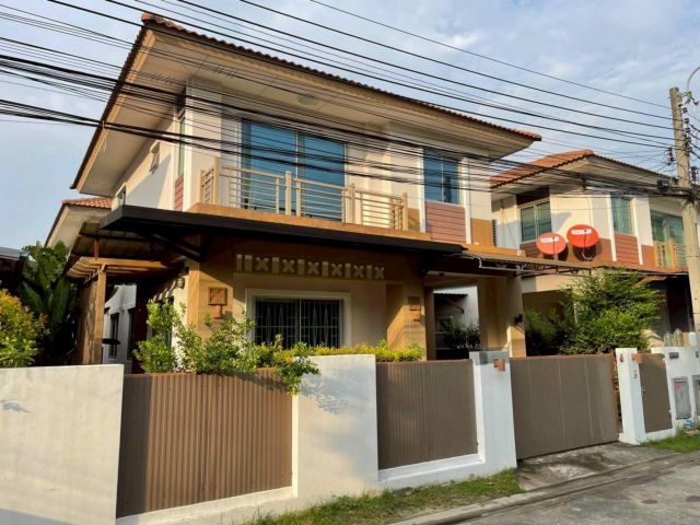 ให้เช่าบ้านแฝดสไตล์ บ้านเดี่ยว 2 ชั้น หมู่บ้านมัลดีฟส์ ปาล์ม (บางนา-วงแหวน) (N.2321)