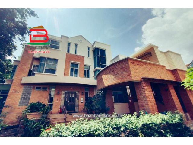 บ้านเดี่ยว การ์เด้นโฮม วิลเลจ (ซอยพหลโยธิน 60) เนื้อที่118 ตรว. ใกล้โรงพยาบาลบีแคร์ ถนนพหลโยธิน ตำบลคูคต อำเภอลำลูกกา จังหวัดปทุมธานี