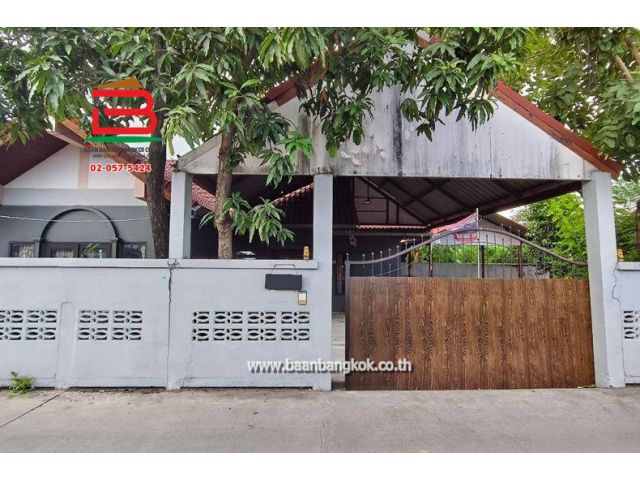 บ้านเดี่ยว เนื้อที่ 60 ตร.ว. ซอยไสวประชาราษฎร์ 17 (ใกล้ตลาดเอซีคลอง 4) ถนนพหลโยธิน ตำบลลาดสวาย อำเภอลำลูกกา