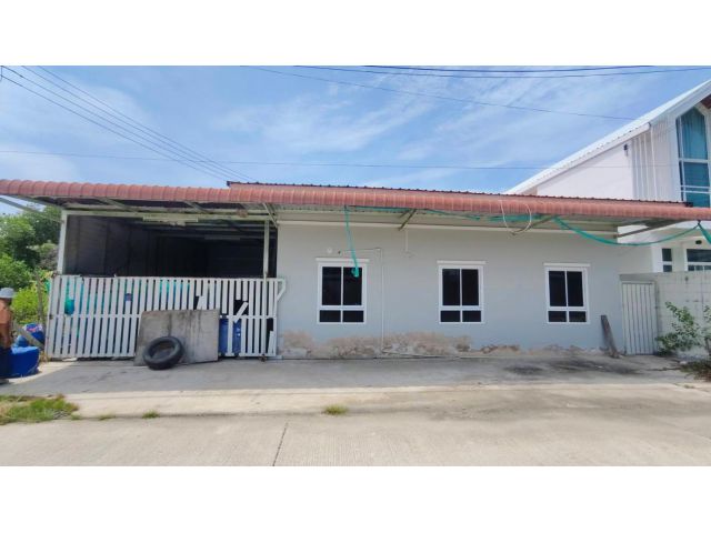 ขายที่ดินแปลงสวย 60 ตรว.(พร้อมบ้าน) ต.คลองตำหรุ อ.เมือง จ.ชลบุรี ใกล้นิคมอมตะนครชลบุรี
