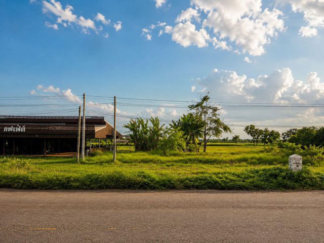 ขายที่ดินพร้อมอาคาร 4 ไร่ 2 งาน 10 ตร.ว. | คูสะคาม วานรนิวาส สกลนคร