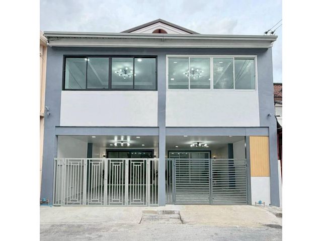 หมู่บ้านบางใหญ่ซิตี้ ตรงข้ามเซ็นทรัลเวสเกต ทาวน์เฮาส์ 2 ชั้น ตกแต่งใหม่ อยู่หลังตลาดบางใหญ่ทำเลใกล้รถไฟฟ้าสายสีม่วง