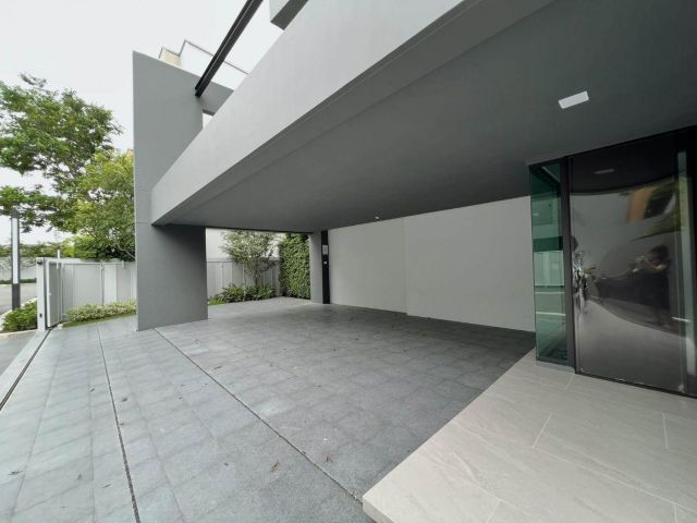 U1476 ให้เช่าบ้านเดี่ยว 3 ชั้น บ้านหรู มีลิฟท์ในตัว โครงการ VIVE กรุงเทพกรีฑา VIVE Krungthep Kreetha ติดโรงเรียนนานาชาติ