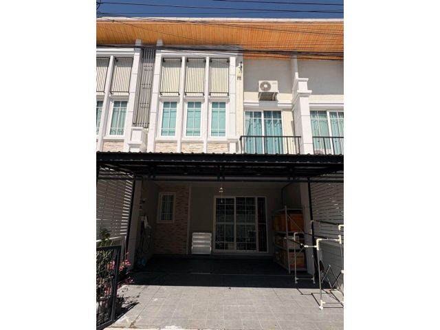 ขายทาวน์โฮม 2 ชั้น โกลเด้น ทาวน์ บางนา - สวนหลวง พร้อมเข้าอยู่ ทำเลดี ใกล้เมกะบางนา