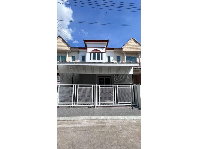 ขายด่วนทาวน์โฮม 2 ชั้น ราคาถูกที่สุดในโครงการ รีโนเวทใหม่ พร้อมเข้าอยู่ เติมเต็มชีวิตครอบครัว กับบ้านทำเลดี เงียบสงบ