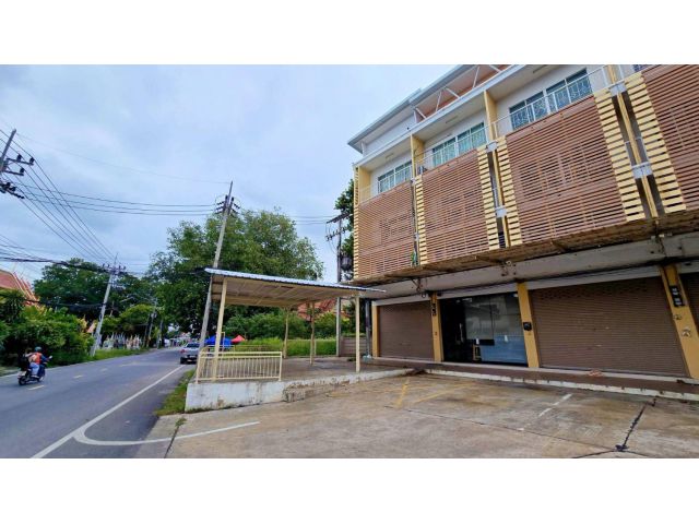 =>ให้เช่า!! อาคารพาณิชย์ 3 ชั้นครึ่ง หลังอนุบาลลพบุรี