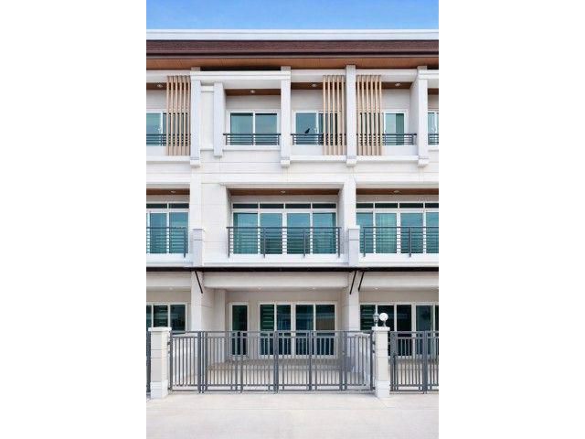 260910่najvlaiu ให้เช่า ทาวน์เฮ้าส์ ศรีนครินทร์40-48 เยื้องๆ พาราไดซ์ พาร์ค บางนา ประเวศ ทาวน์โฮม 3 นอน 3.5 น้ำ ใกล้MRT