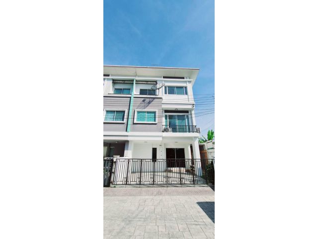ขายทาวน์โฮม 3 ชั้น หลังมุม ปรับปรุงใหม่ทั้งหลัง หมู่บ้านวิรัลพัชร Exclusive เดินทางสะดวก ใกล้รถไฟฟ้าสายสีเหลือง