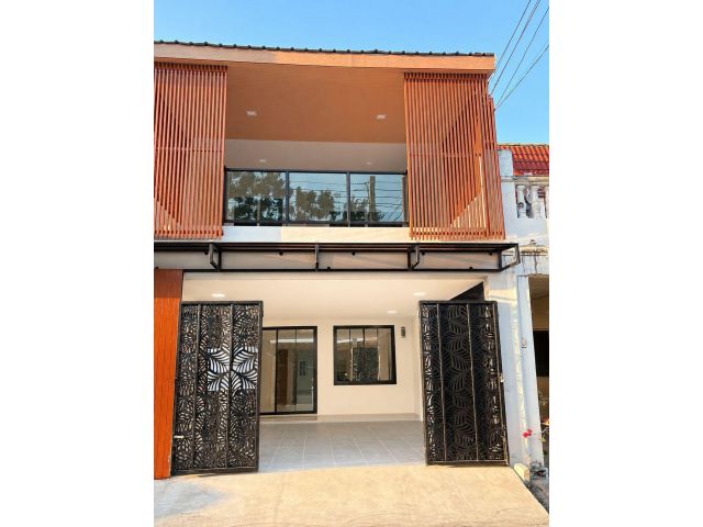 Town House ทาวน์เฮาส์ 2 ชั้น หมู่บ้านแกรนด์หัวหิน รีโนเวทใหม่ทั้งหลัง บ้านพร้อมอยู่