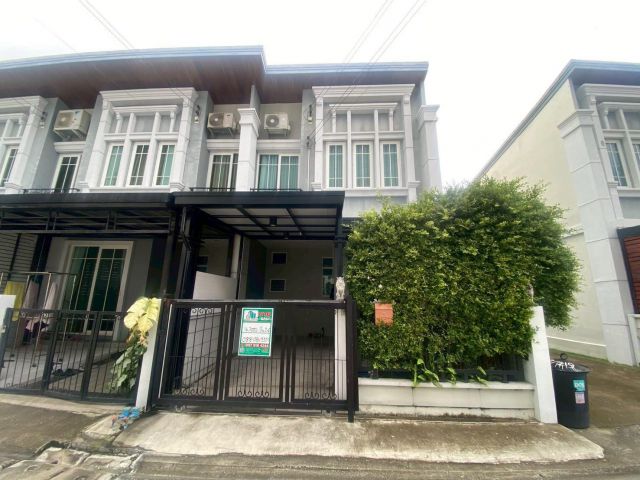 ขายทาวน์เฮ้าส์ 2 ชั้น หลังมุม หมู่บ้านโกลเด้นทาวน์ งามวงศ์วาน-แคราย บ้านสวยทำเลดี พร้อมอยู่ ท่าทราย เมืองนนทบุรี นนทบุรี