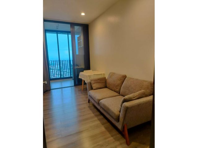 Whizdom Essence Sukhumvit for rent 1 bedroom 1 bathroom 35 sqm rental 18,000 baht/month