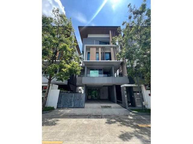 โฮมออฟฟิศให้เช่า ติดโรงเรียนเด่นหล้า เกษตร-นวมินทร์ | 517 ตร.ม. | 4 ชั้น | จอด 8 คัน