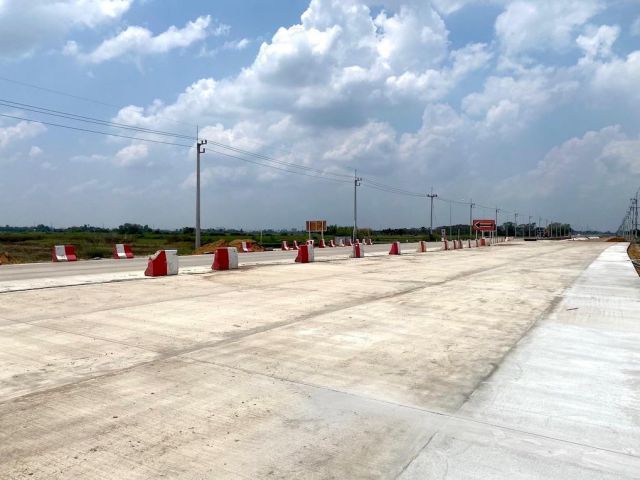 ขายที่ดิน 8 ไร่ ติดถนนเลียบคลองสี่ขวา โรจนะ สายเอเชีย