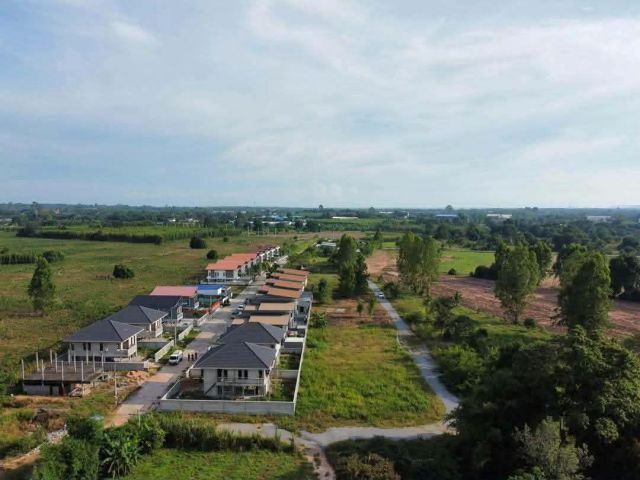 ขายที่ดินบ้านฉาง 201 ตรว. แปลงมุม ถนนคอนกรีต2ทาง จ.ระยอง