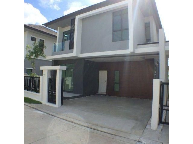 บ้าน 2 ชั้น 3 ห้องนอน 3 ห้องน้ำ เฟอนิเจอร์ครบ ออร่า รามคำแหง 94 รปภ. 24 ชม. , CCTV (RH1592)