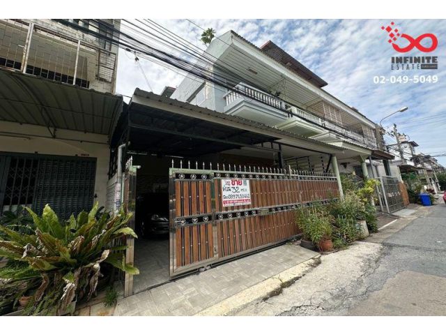 ขายทาวน์เฮาส์ 2.5 ชั้น 32 ตร.ว. หมู่บ้านชมเดือน 3 ซอยอ่อนนุช 59/1 สุขุมวิท 77 มีชั้นลอย+ดาดฟ้า