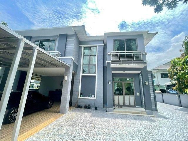 บ้านเดี่ยว ติดกับ มหาลัยนานาชาติแสตมฟอร์ด 3 ห้องนอน 4 ห้องน้ำ แอร์ 6 ตัว 1 ห้องแม่บ้าน บ้านหลังมุม เฟอร์ครบ พร้อมอยู่ (R