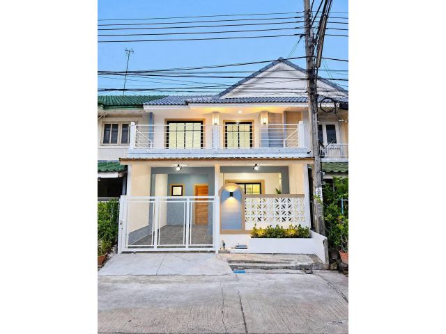 หมู่บ้านพฤกษา10 ถนนบางกรวย-ไทรน้อย ทาวน์เฮ้าส์ 2 ชั้น ตกแต่งใหม่พร้อมอยู่ พร้อมเฟอร์นิเจอร์