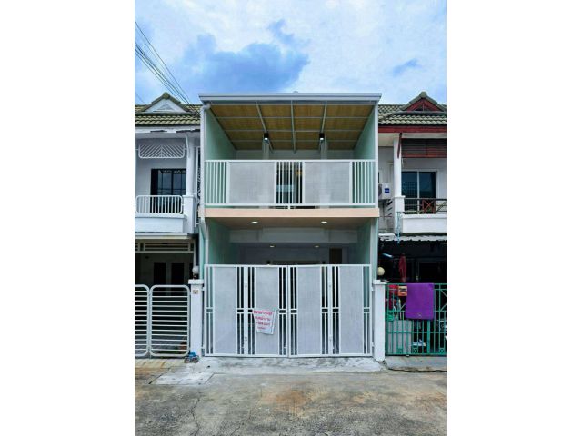 หมู่บ้านดิเอมเมอรัลด์พาร์ค2 ทำเลชัยพฤกษ์ ราชพฤกษ์ ทาวน์เฮ้าส์ 2 ชั้น  ตกแต่งใหม่พร้อมอยู่