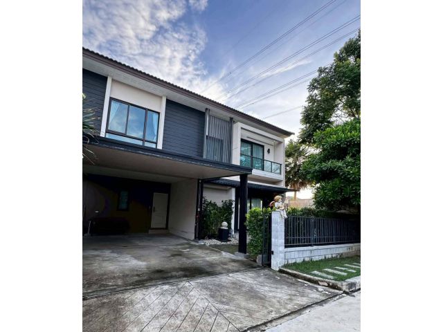 ขายด่วนบ้านเดี่ยว หมู่บ้านเซนโทรบางนา กม.7 บ้านหลังมุม ใกล้เมกะบางนา (N.2337)