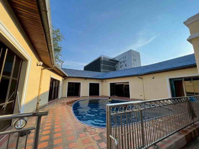 บ้านเดี่ยว Pool Villa 5 ห้องนอน 6 ห้องน้ำ ใกล้โรงเรียนสว่างบริบูรณ์วิทยา #H789