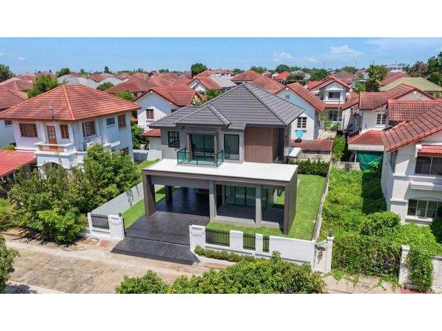 บ้านเดี่ยวรีโนเวทใหม่ โครงการ ชลลดา บางบัวทอง