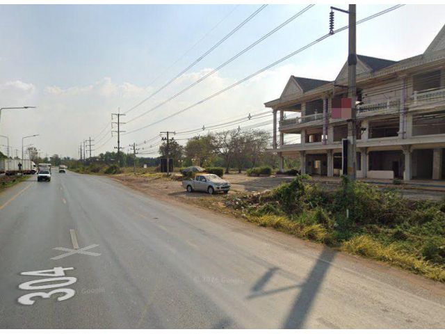 ขายที่ดินสีม่วงพร้อมสิ่งปลูกสร้าง 18 ไร่ ติดถนนฉะเชิงเทรา-กบินทร์บุรี(304) ทำเลดี ใกล้นิคม304-6กม. จ.ปราจีนบุรี