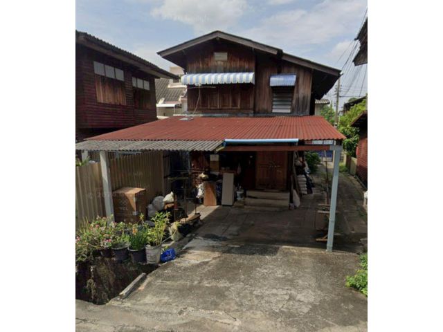 ขายถูกที่ดินพร้อมบ้าน 2ชั้น 36 ตร.ว ถนนจรัญสนิทวงศ์79 เข้าจากถนนใหญ่นิดเดียวรถยนต์เข้าออกสะดวก ใก้ลสถานีรถไฟฟ้าบางพลัด