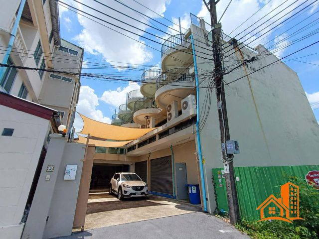 Office Warehouse พร้อมที่พัก 4 ชั้น ซอยปุณณวิถี 29