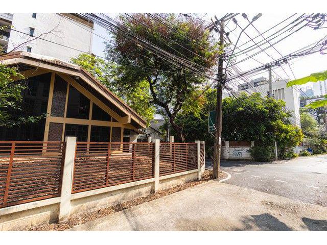 ขายบ้านเดี่ยว พร้อมที่ดินใจกลางพร้อมพงษ์ Rare item เพียง 5 นาที ถึงEmporium