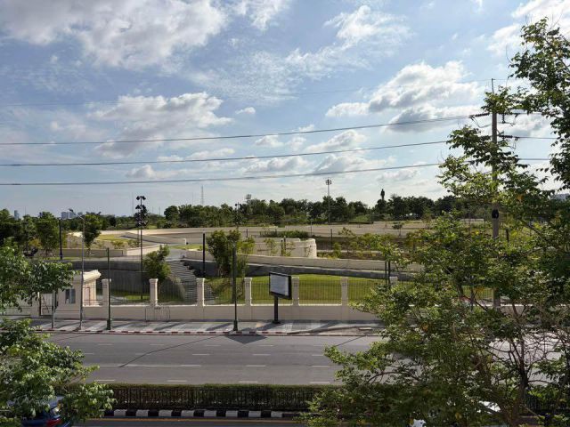 Commercial Building for Rent ให้เช่าอาคารพาณิชย์ 2 คูหา ดุสิต