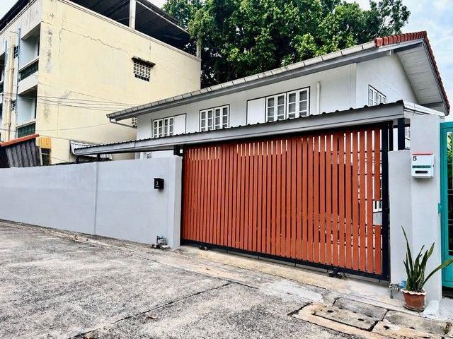 ให้เช่าบ้านเดี่ยว 2 ชั้น รีโนเวทใหม่ ซอยอุดมสุข50 ใกล้เซ็นทรัลบางนา ใกล้รถไฟฟ้า MRT ศรีอุดม