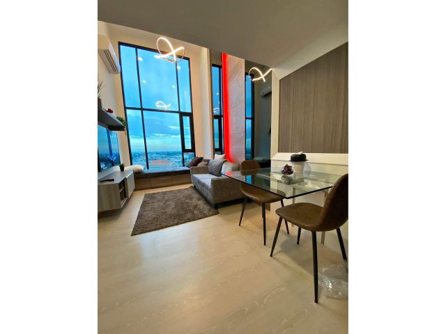 เช่าคอนโดใกล้ BTS วัดพระศรีมหาธาตุ ห้องแบบ Duplex 2ห้องนอน