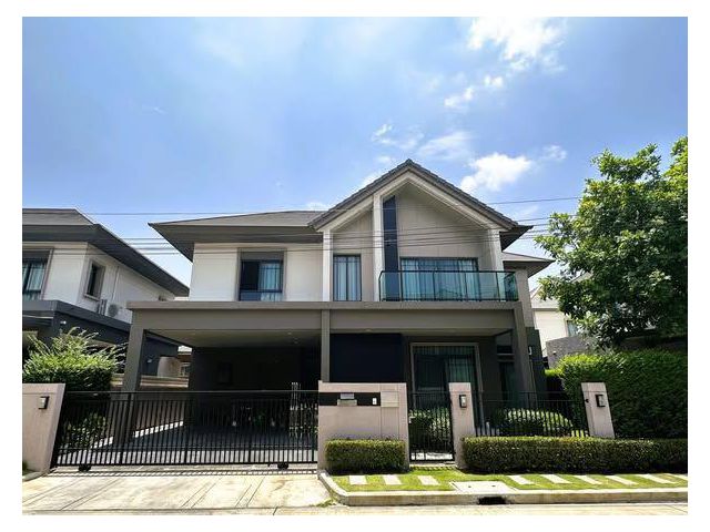 ลดราคา! บ้านเดี่ยวหรู 4 นอน บางกรวย–ราชพฤกษ์ แต่งครบทุกบาท เข้าอยู่ได้เลย 13.9 ล้าน