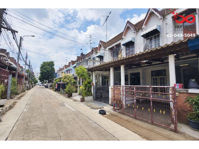 ขายทาวน์เฮาส์ 2 ชั้น 21 ตร.ว.หมู่บ้านอยู่เจริญ พหลโยธิน 50 ใกล้ BTS สะพานใหม่