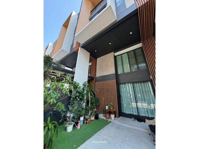 ให้เช่าทาวน์โฮม 3.5 ชั้น ชิเซน พัฒนาการ 32 Shizen Pattanakarn 32