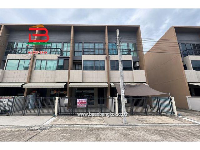ทาวน์โฮม 3 ชั้น บ้านกลางเมือง ลาดพร้าว-เสรีไทย (ซอยเสรีไทย 52) เนื้อที่ 18.1 ตร.ว. ใกล้โรงเรียนทรงวิทย์ศึกษา ถนนเสรีไทย