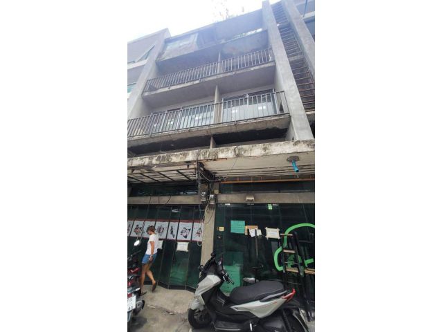 U1483 ให้เช่าอาคารพาณิชย์ 4 ชั้น 2 คูหา ซอยสุขุมวิท 22 ติดกับ โรงแรม Bangkok Marriott ใกล้ BTS พร้อมพงษ์ ใกล้ห้าง Emsphe