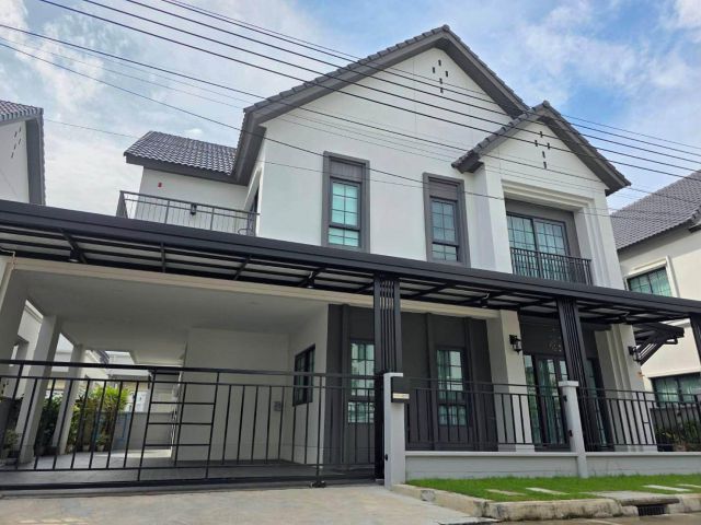 U1487 ให้เช่าบ้านเดี่ยว 2 ชั้น หมู่บ้าน Centro บางนา บ้านหรู พร้อมเฟอร์ในบ้าน ทำเลดีเดินทางสะดวกเข้าออกได้หลายทาง