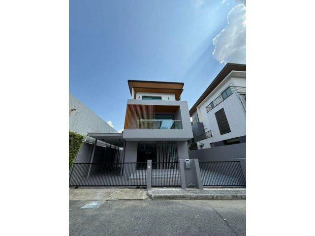 ขายบ้านเดี่ยวหรู 3 ชั้น 53 ตร.วา AQ Arbor สวนหลวง ร.9 – พัฒนาการ