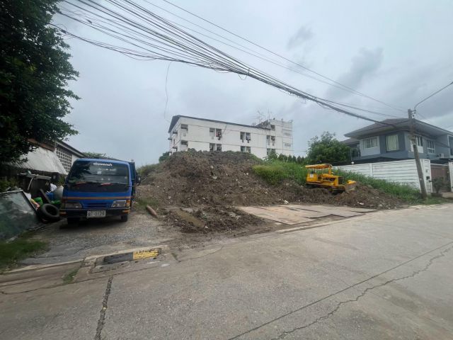 ขายที่ดิน ทำเลทอง ด่วน ! ที่ดินถมแล้ว ขนาด 141 ตร.ว. ซอยวิภาวดีรังสิต 60 แยก 24 แขวงตลาดบางเขน เขตหลักสี่ กทม.